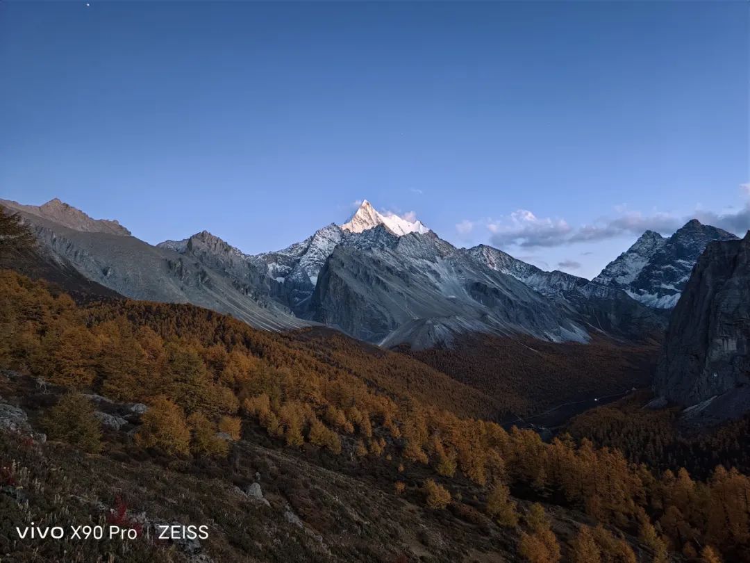 x90pro是一英寸大底吗,x90pro+深度测评