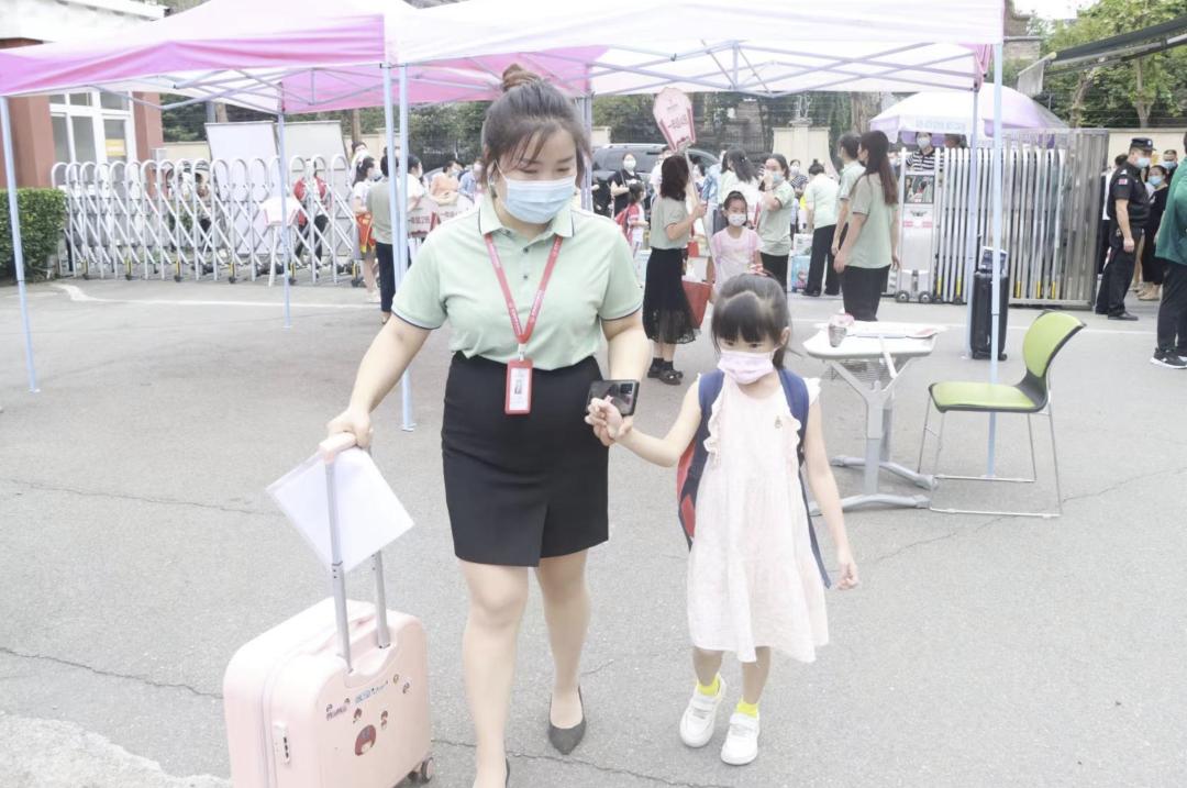 再见了，小盆友——9月19日成都家长成功“解除居家”……