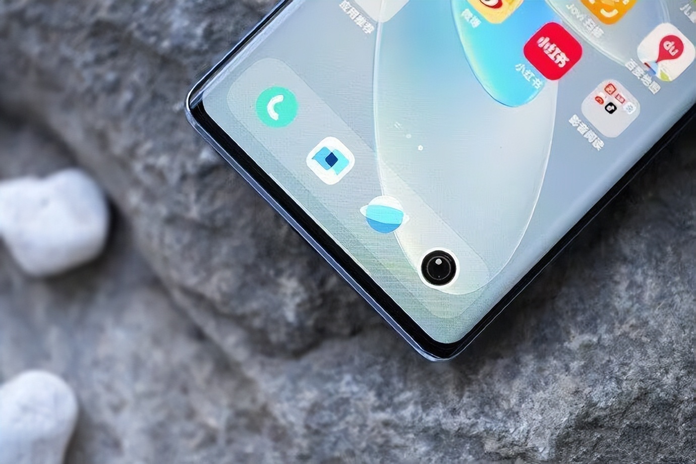 VIVO和“高价低配”说再见，512G手机仅售2589元，骁龙870+曲面屏