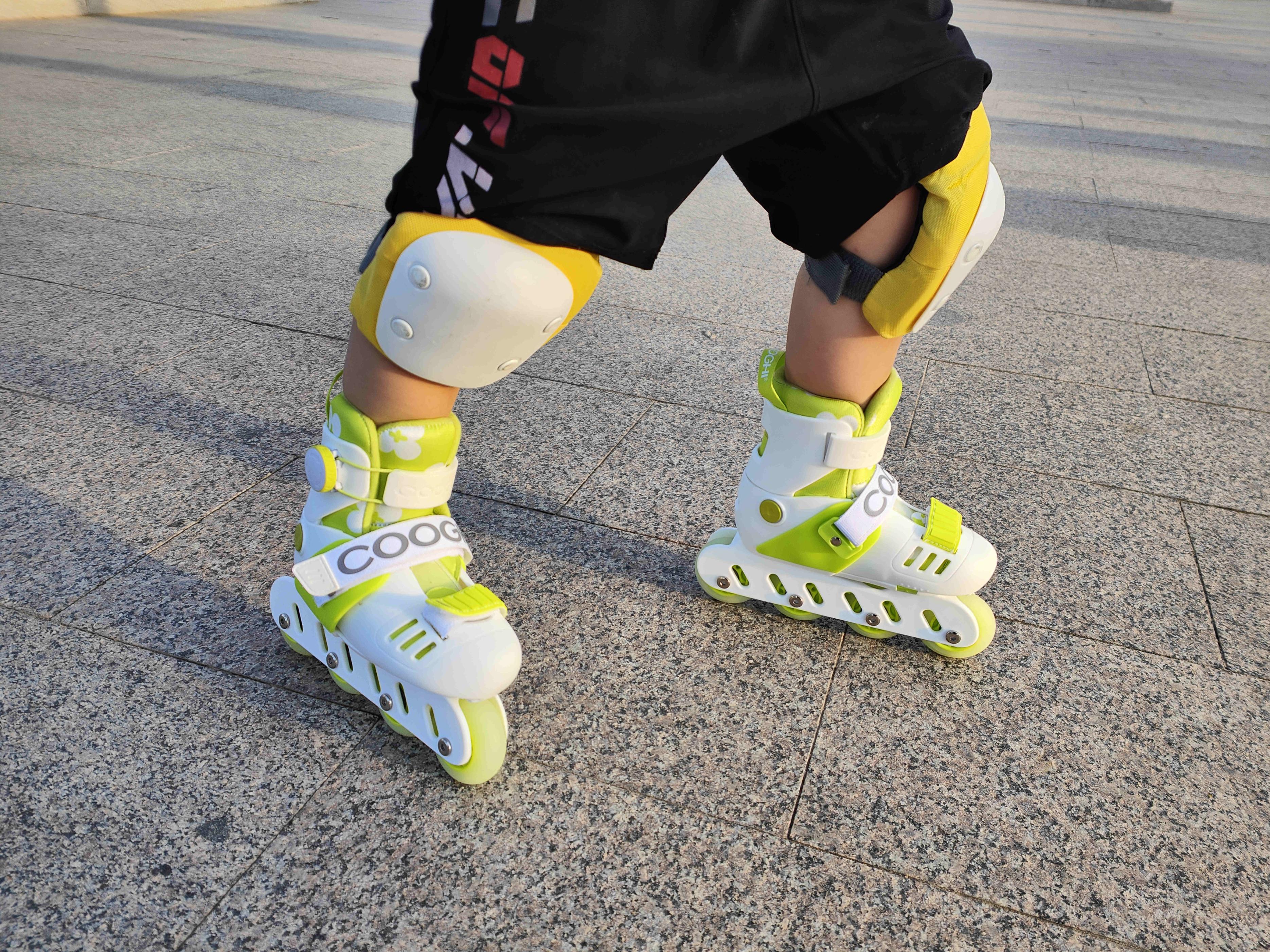 酷骑轮滑鞋r2s码和m码对比,酷骑轮滑鞋r1r2哪个好