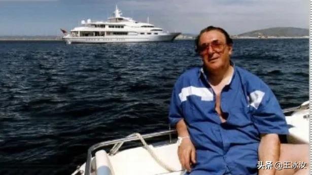 爱泼斯坦“妈妈桑”宣判了！前半生纸醉金迷后半生人间恶魔