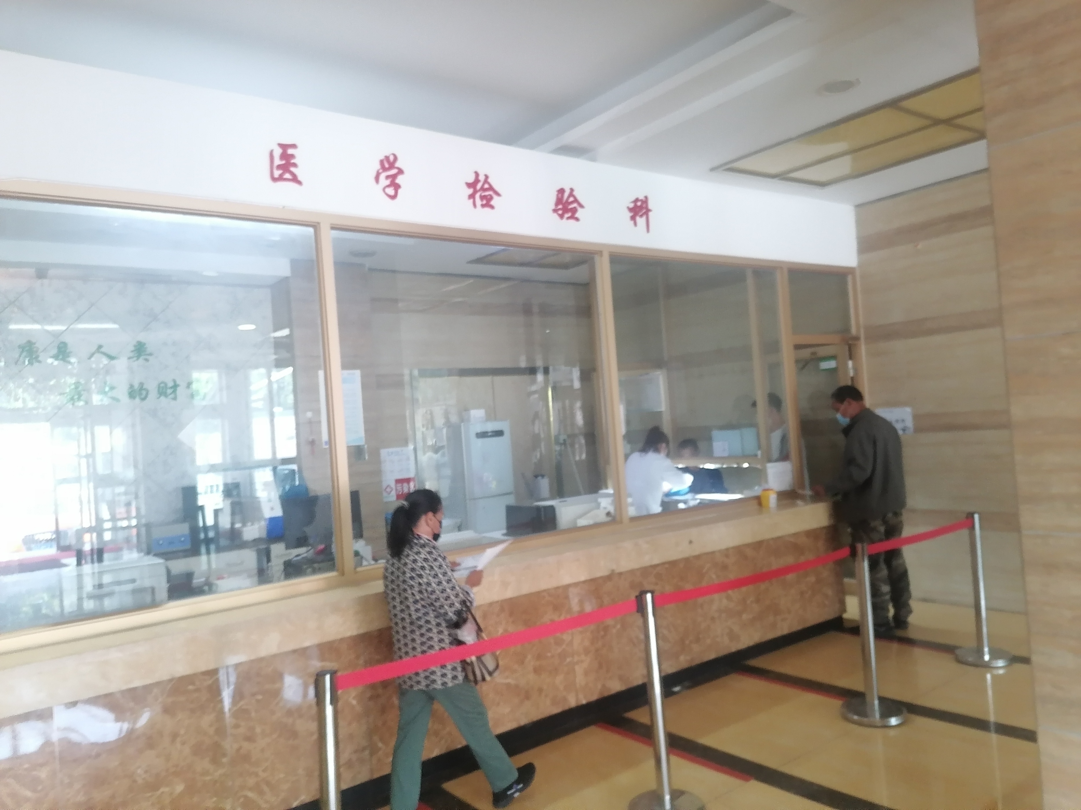 爱心义诊进乡村为民服务暖人心,爱心义诊为偏远乡村群众送健康