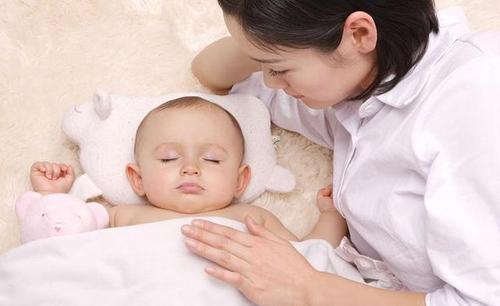 新生儿为什么一吃母乳就瞌睡,新生儿为什么吃奶吃一会就睡着