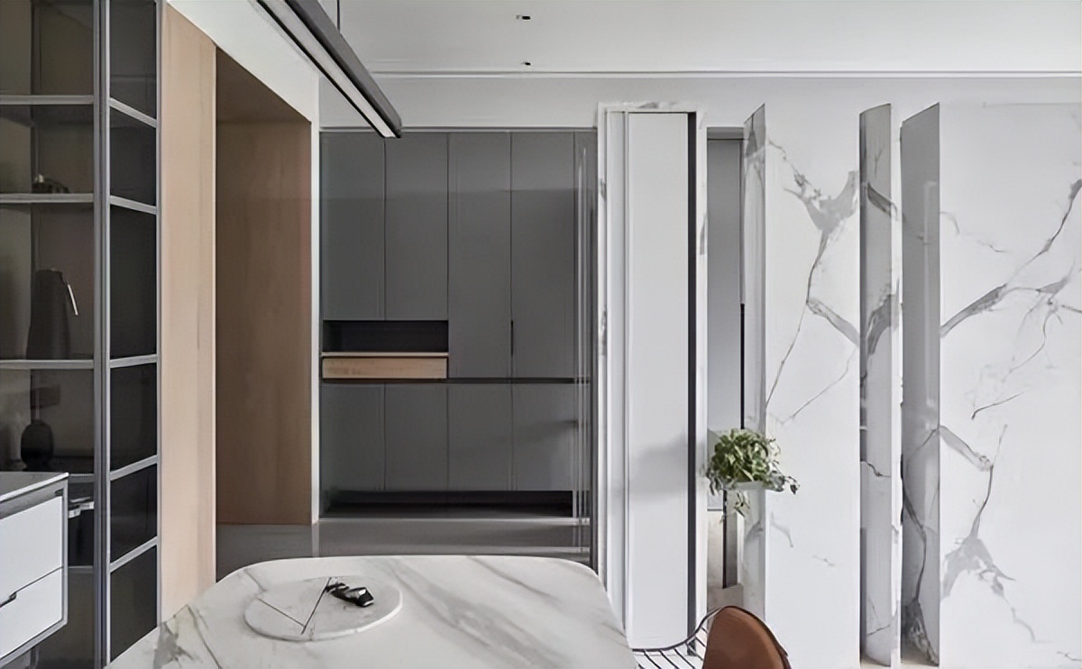 鱼肚白墙砖怎么贴显档次,鱼肚白瓷砖铺贴实景图