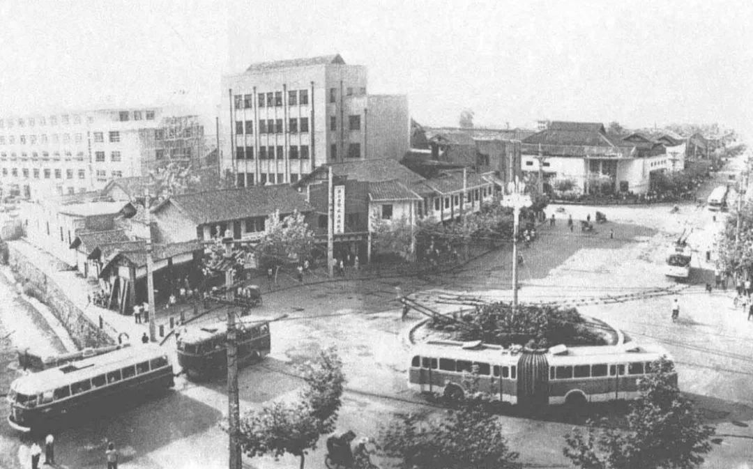 成都那些风靡一时的商场,成都有没有什么濒临倒闭的商场