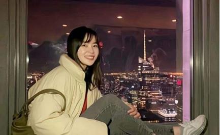 95后女学霸17岁拒绝北大学生,14岁保送清华大学女学霸