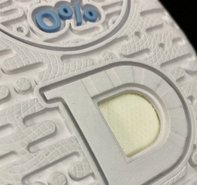 拉塞尔和国产篮球鞋,安踏拉塞尔球鞋一代