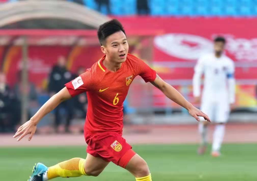 韦世豪独中两元,韦世豪自评中国足球