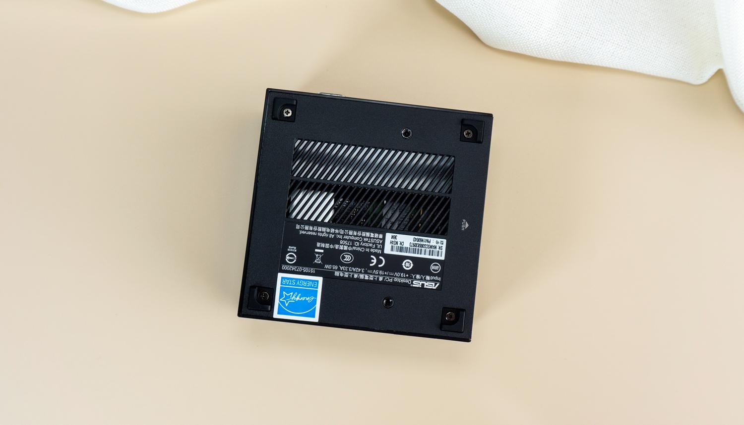 拥有MiniPC华硕PN41后，也就多了一台高清*放播**器+办公神器