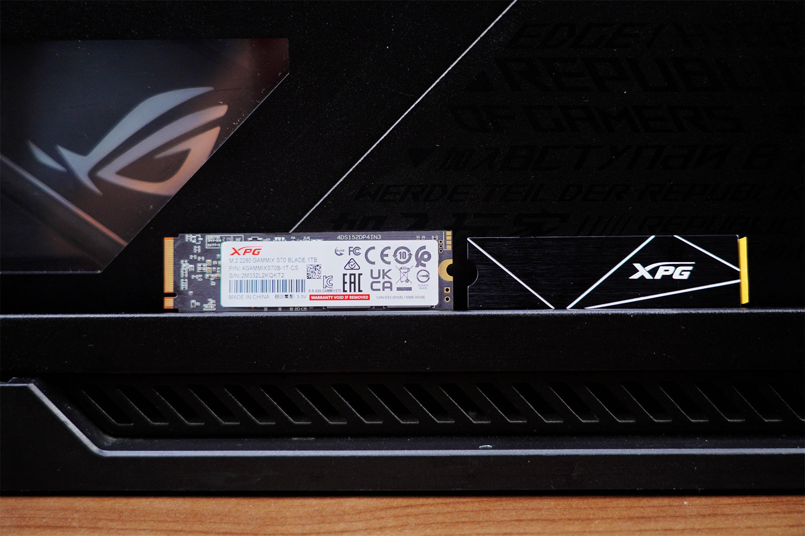 万事俱备，只等40系显卡上市，ROGTHOR1000PLATINUMII电源分享