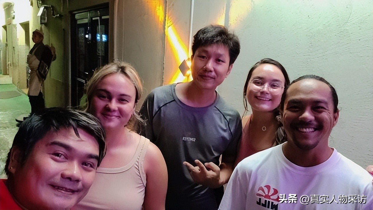 我,定居美国,19岁就忙着挣钱,当地人没钱也照样潇洒,差异真大