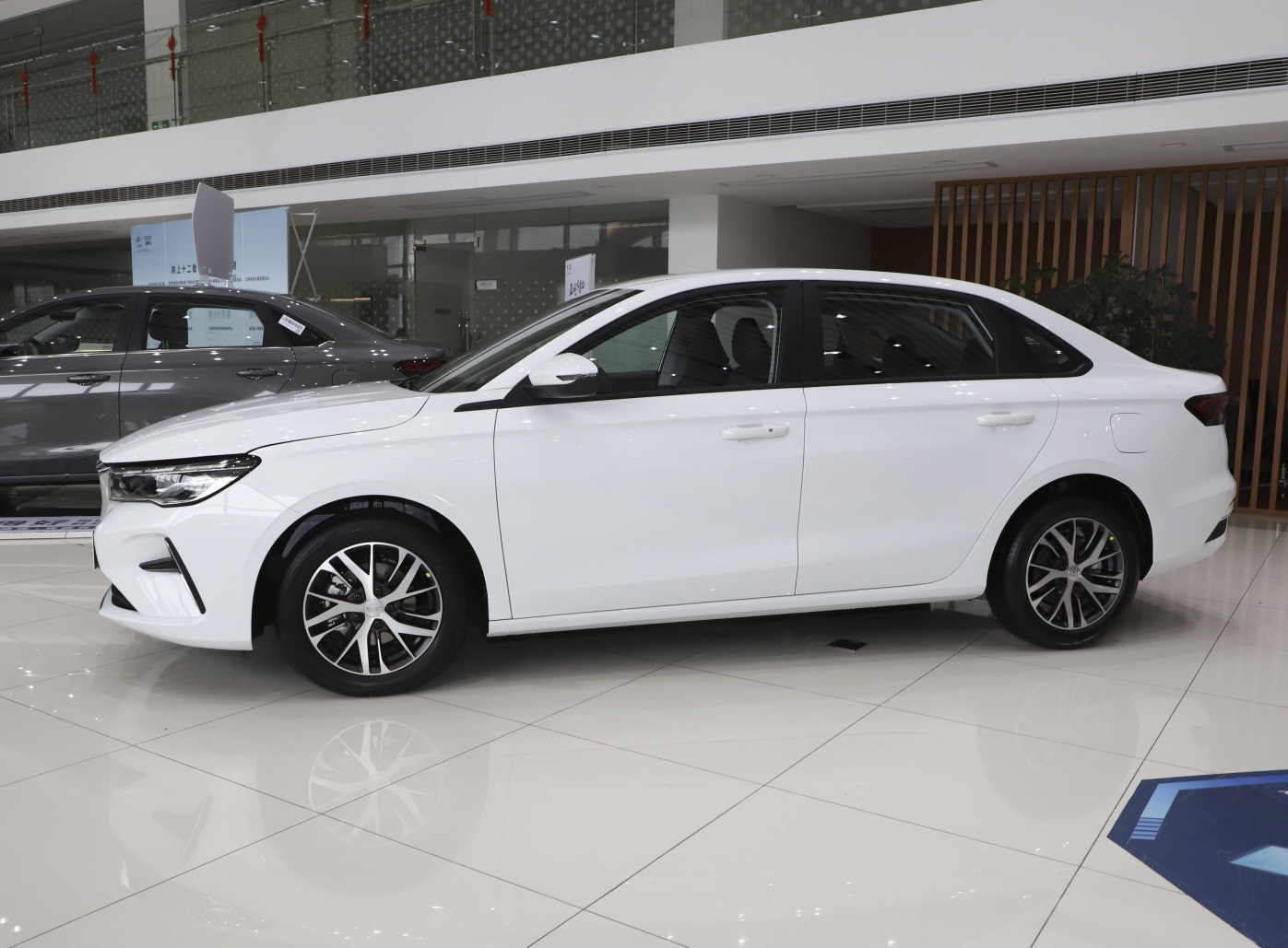 吉利帝豪1.5lcvt豪华型全款,吉利帝豪1.5lcvt精英型多少钱