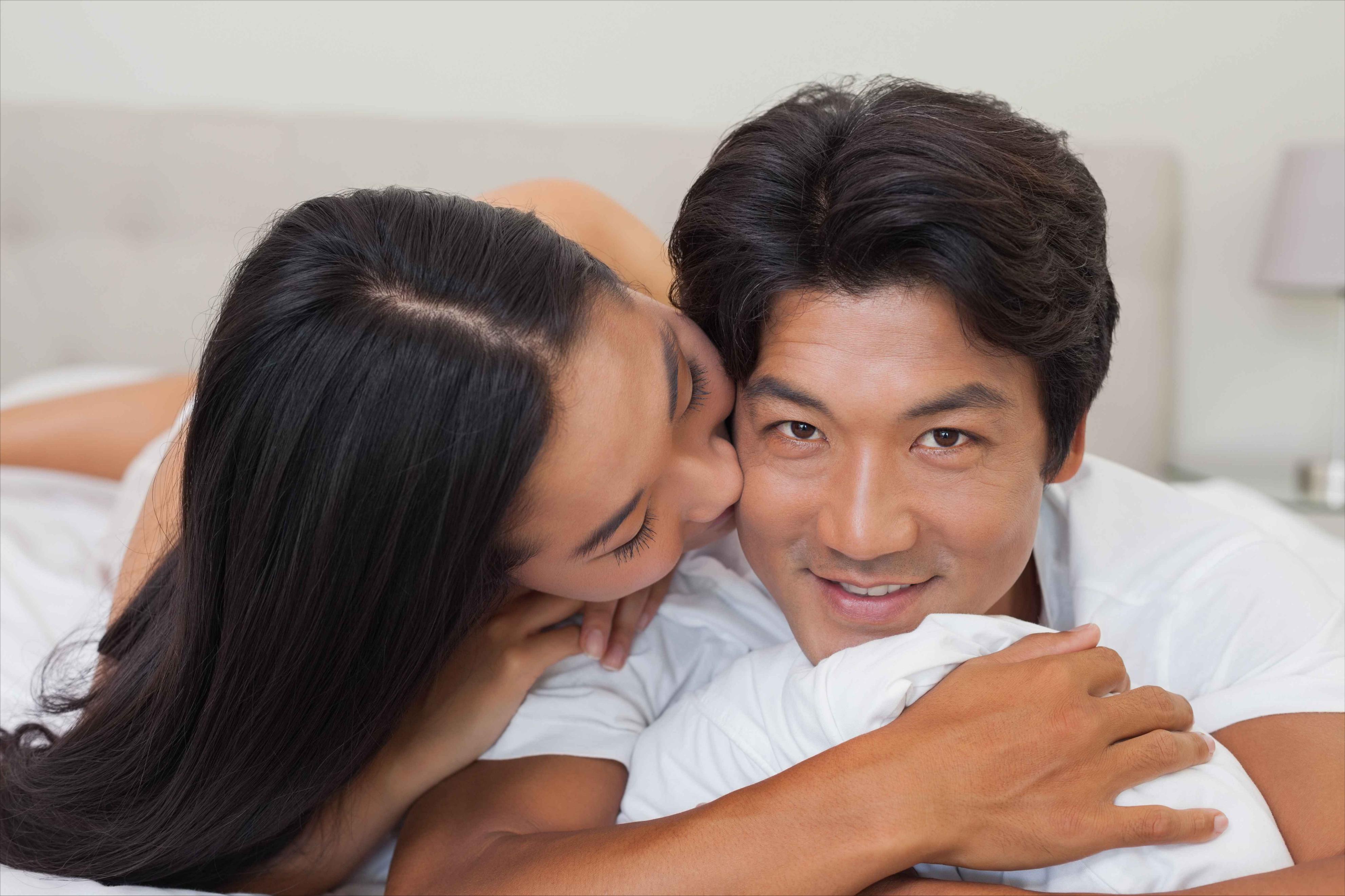 女性老是放屁而且很臭怎么解决,女性经常放屁但又不臭是什么原因