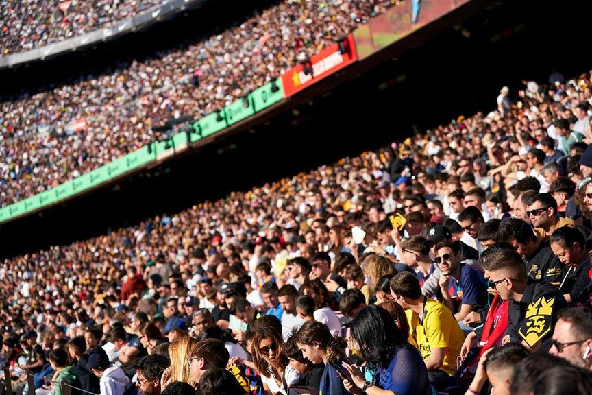 承办足球赛赚钱吗,做网红真的能够赚钱吗