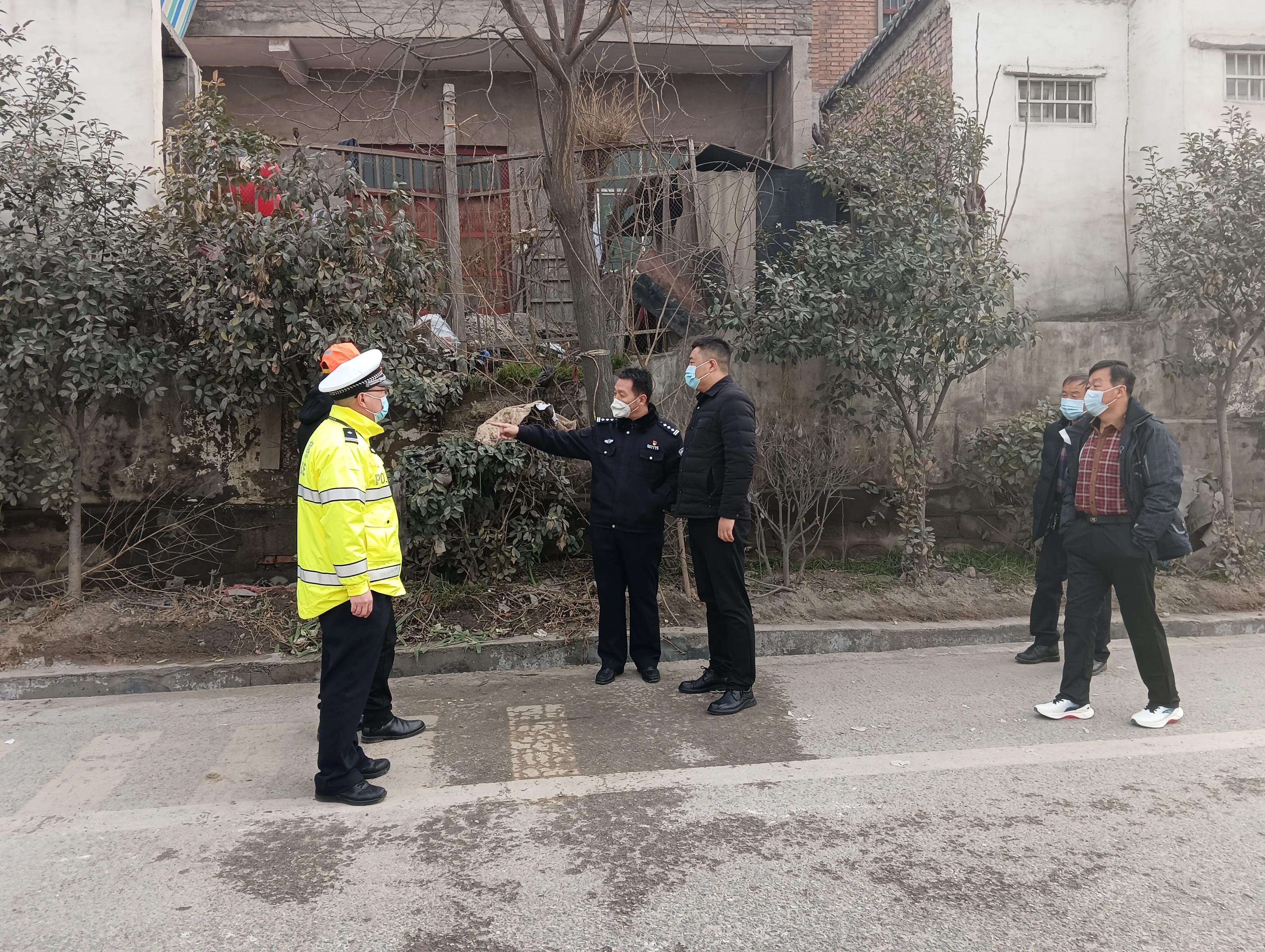 公安春节不打烊民警在岗保平安,县交警圆满完成春节安保任务