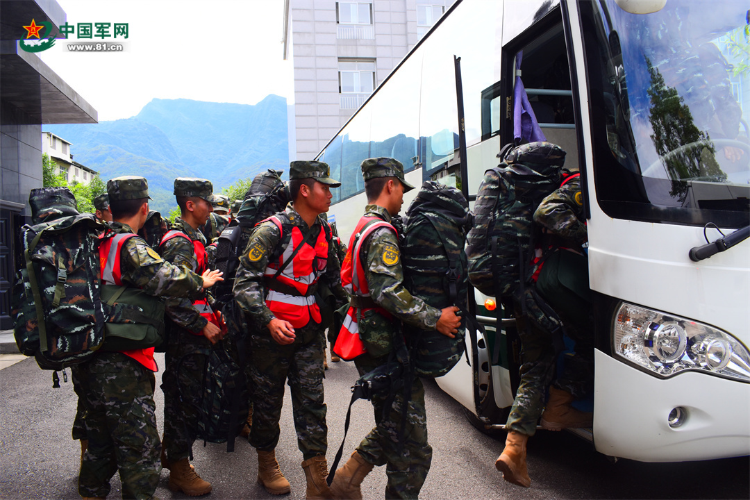 家在雅安，心系泸定！*警武**雅安支队开展跨地域救援的暖心故事