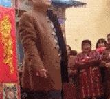 突然冒出一片气泡,突然冒了小小的水泡泡