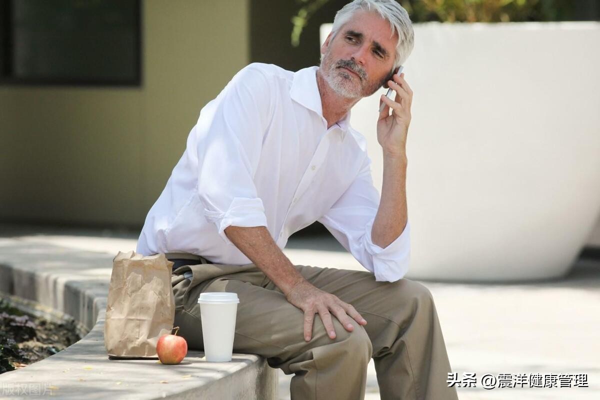 我19岁怀孕12周，50岁男友不承认孩子是他的，怀疑我清白，怎么办