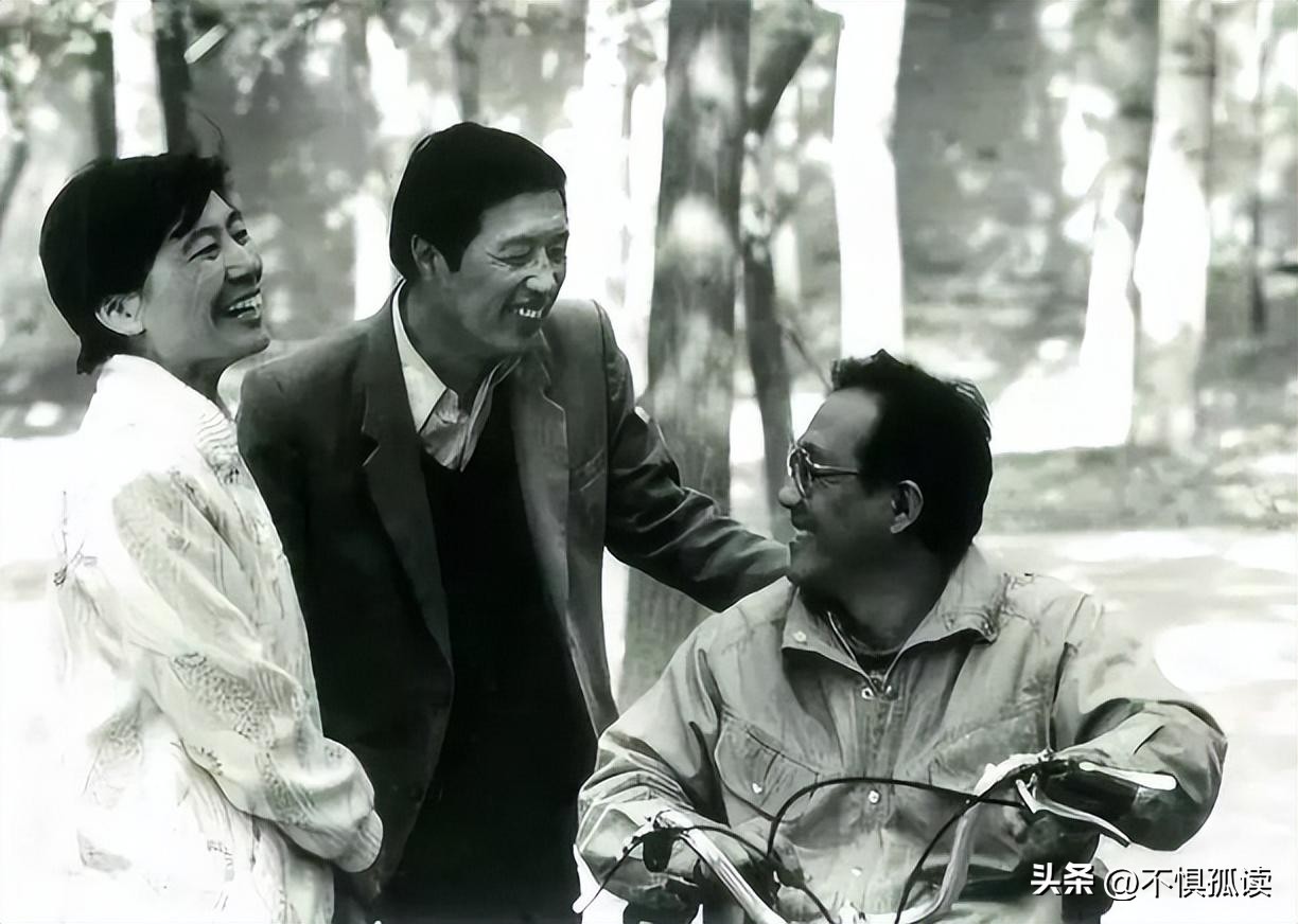 史铁生我与地坛轰动文坛,史铁生写了我与地坛震动文坛