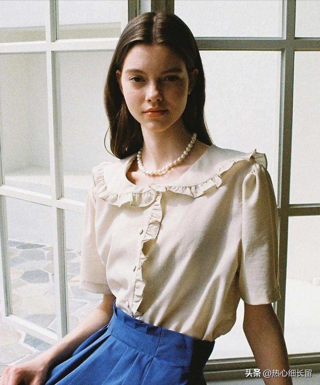 t恤加上立体感强的衬衫气场全开,女式短袖t恤衬衫