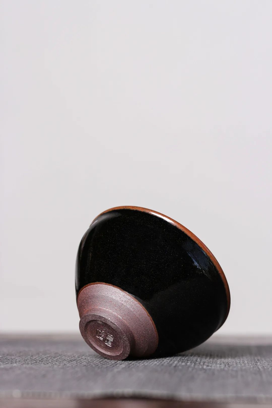 乌金丨兼蓄万物，“墨”而不语