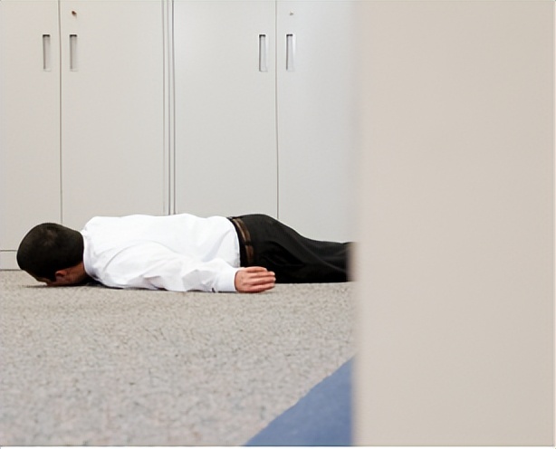 77岁梅尼埃患者拒绝站立竟是因为“摔怕了”