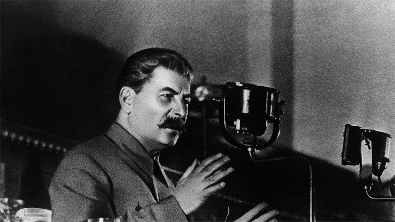 斯大林工作遭刁难讨要军权无果，写信给列宁：不给我可抢了啊