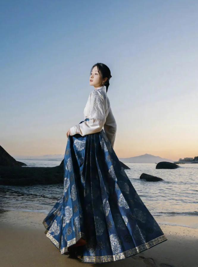 姣斿熀灏兼吵琛ｅ鍥芥槑鏄熼伄鑲夌┛鎼浘,鏄庢槦娉宠。澶栫┛闇茶叞椋庢牸