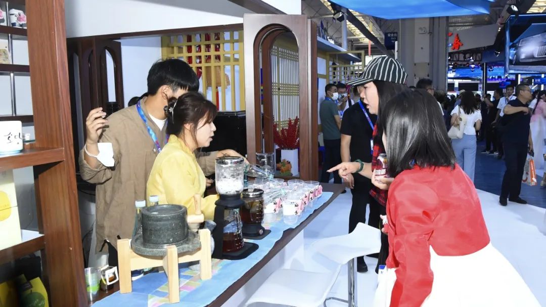 鎶㈠厛鎺㈢濂ョ壒鑾辨柉,鎶㈠厛鎺㈠崠鍦哄畬鏁寸増