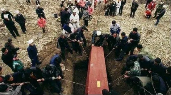 河北女子死亡12年后尸骨被盗,女子去世15年尸骨配阴婚