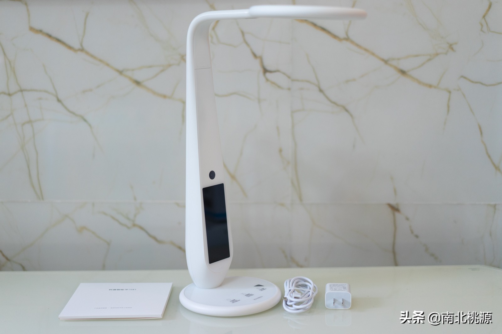 指尖查词功能,有道ai学习机和智能学习灯