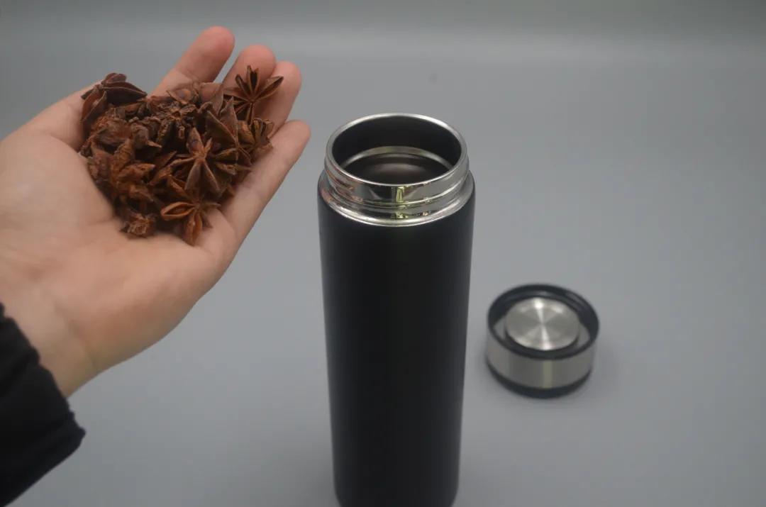 你家的旧保温杯还舍得扔掉吗,家里的旧保温杯太多了怎么办