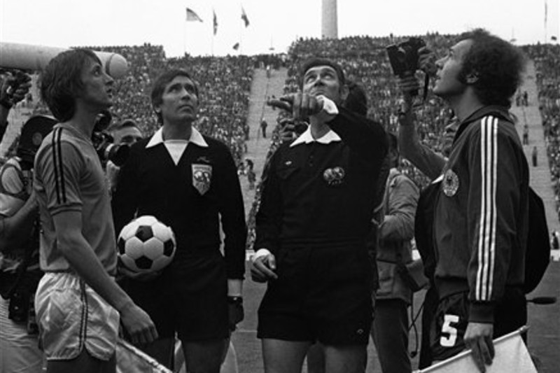 历史上世界杯排名最大的两支球队,世界杯历史上的三大冷门球队排名