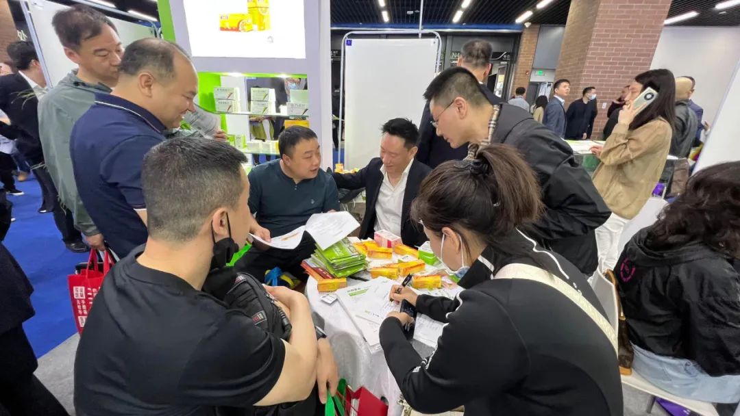 第86届青岛全国药交会-利君制药举办特色产品推介暨工商联谊会