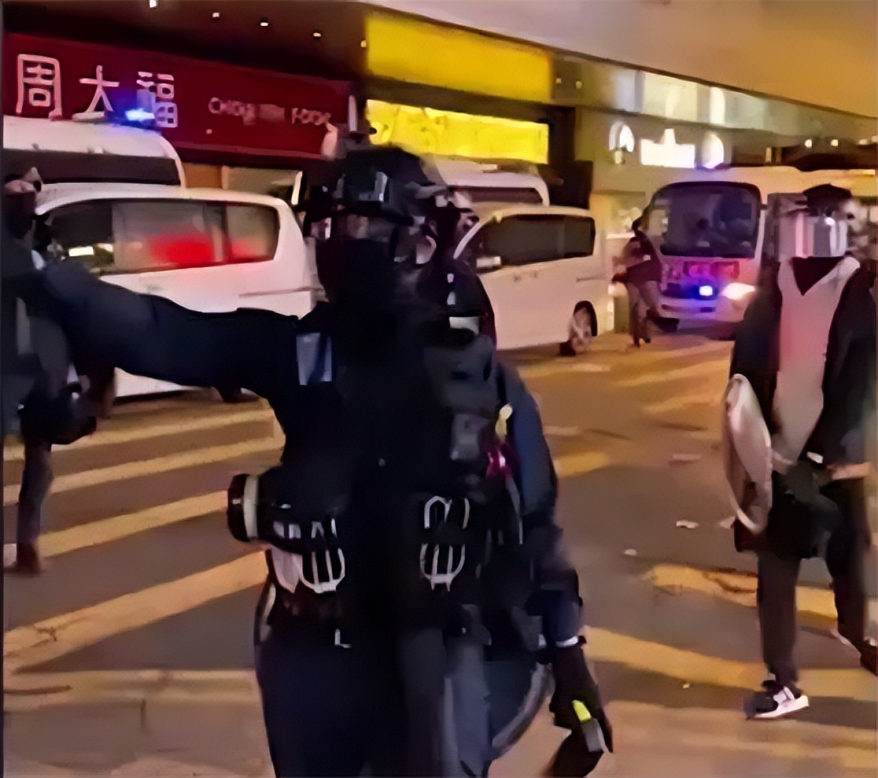 香港暴徒“潜逃”澳大利亚的悲惨生活：靠打临时工过活