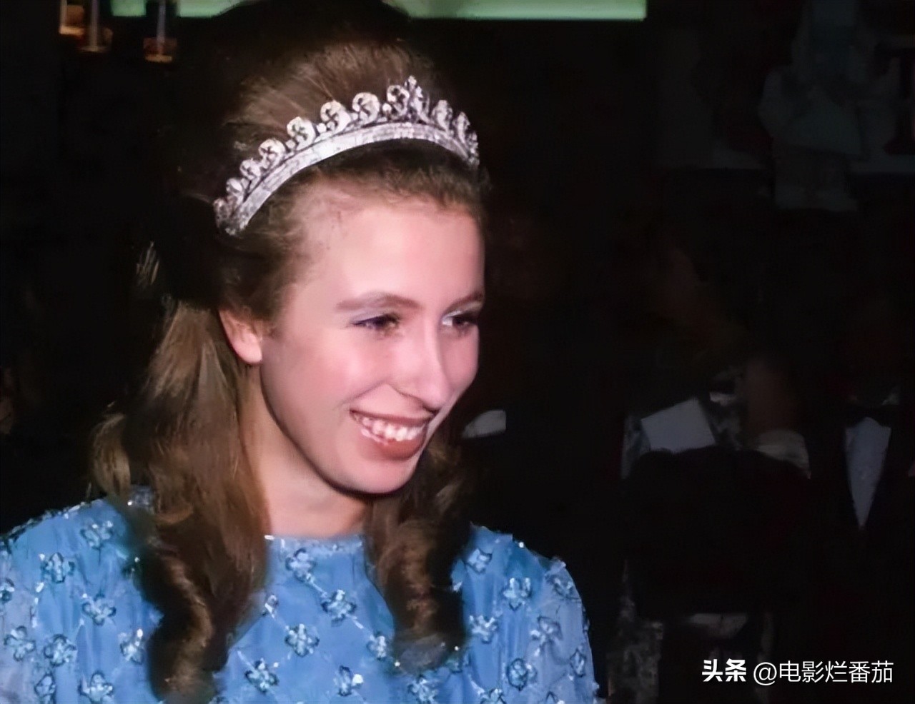 英国女王最有价值的珠宝,英女王去世她的王冠谁继承