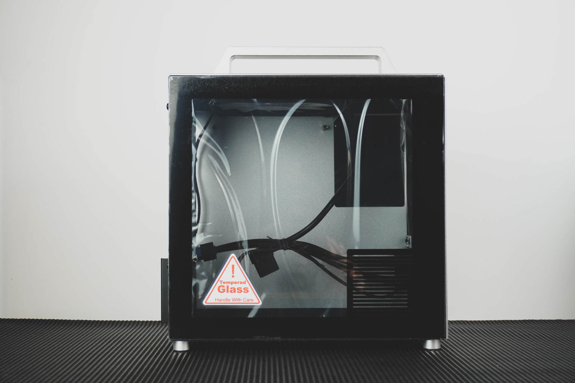 如何缩小主机机箱空间,机箱空间太小了咋办