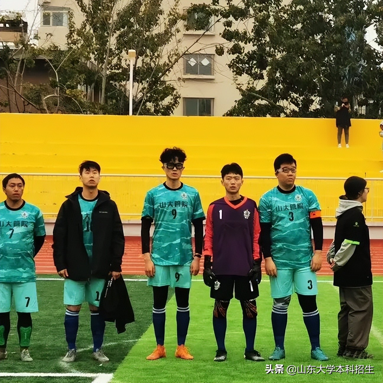 三次荣获国家奖学金,连续三年获得国家奖学金