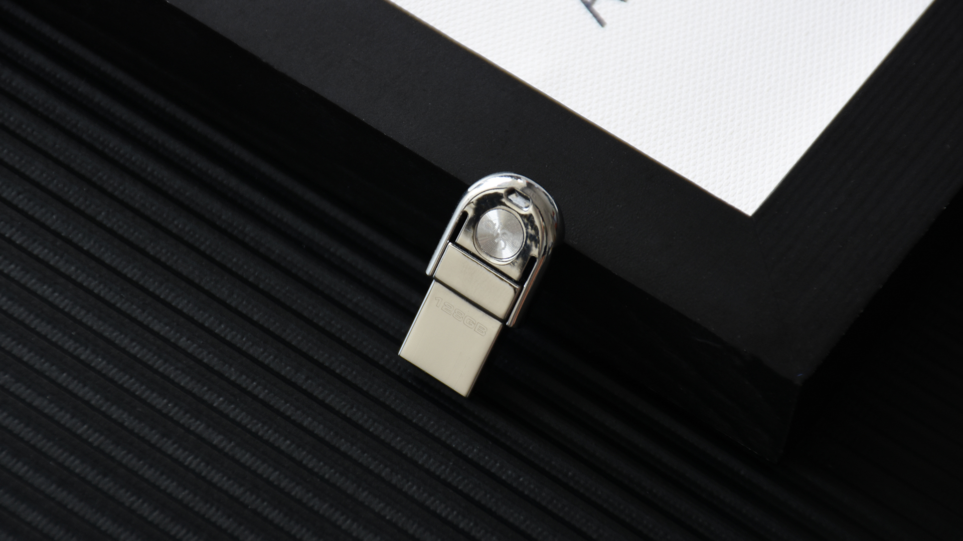 aigoU358多功能TypeC闪存U盘：高速读写，便捷备份