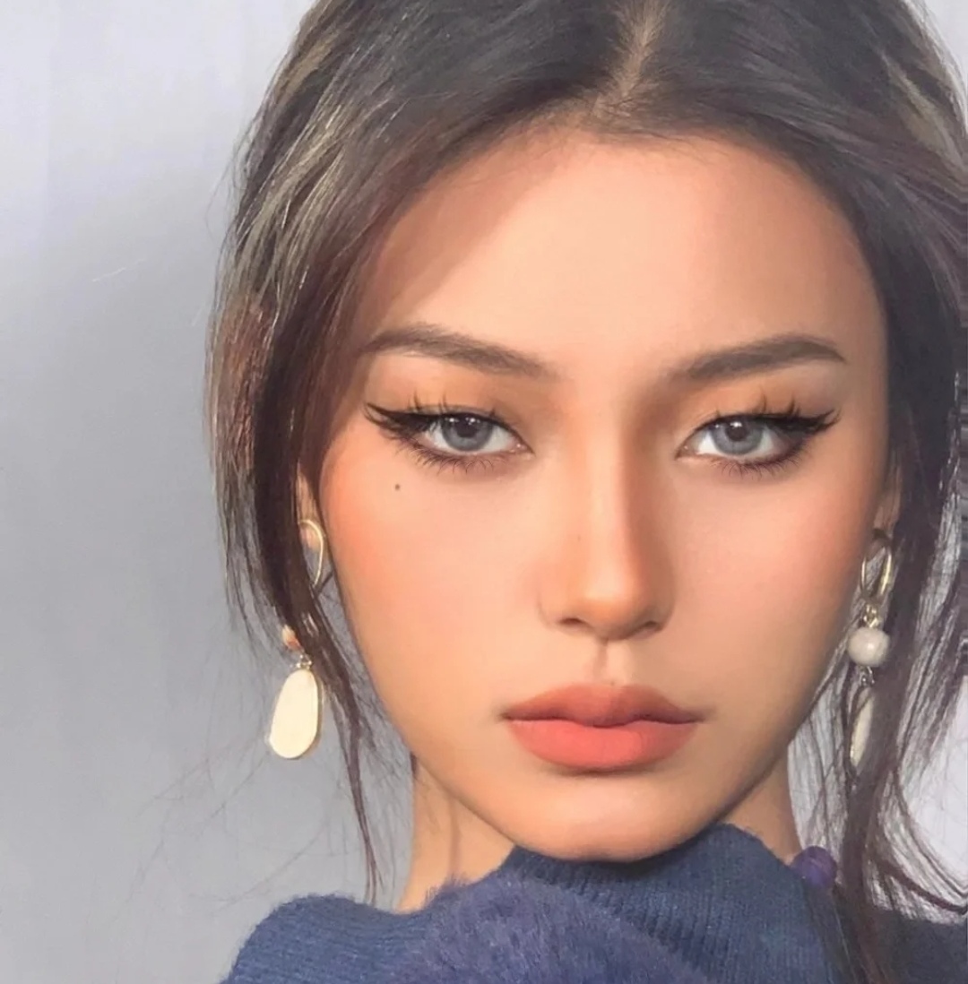 丹凤眼和狐狸眼和桃花眼什么样子,桃花眼男生适合找什么眼型女生