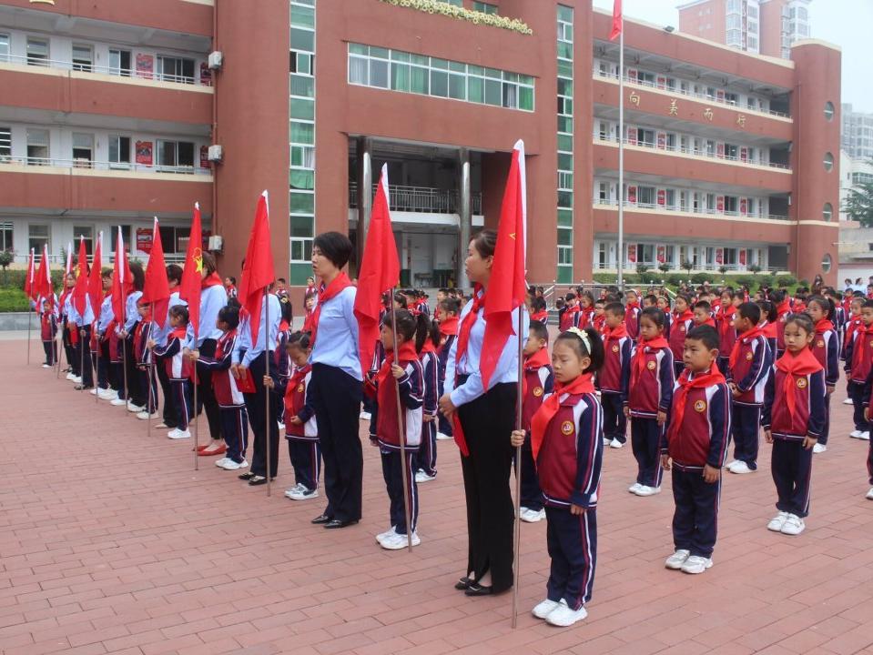 学习二十大，争做好队员|富平县各级少先队组织开展少先队员入队仪式暨庆“六一”文艺汇演主题活动