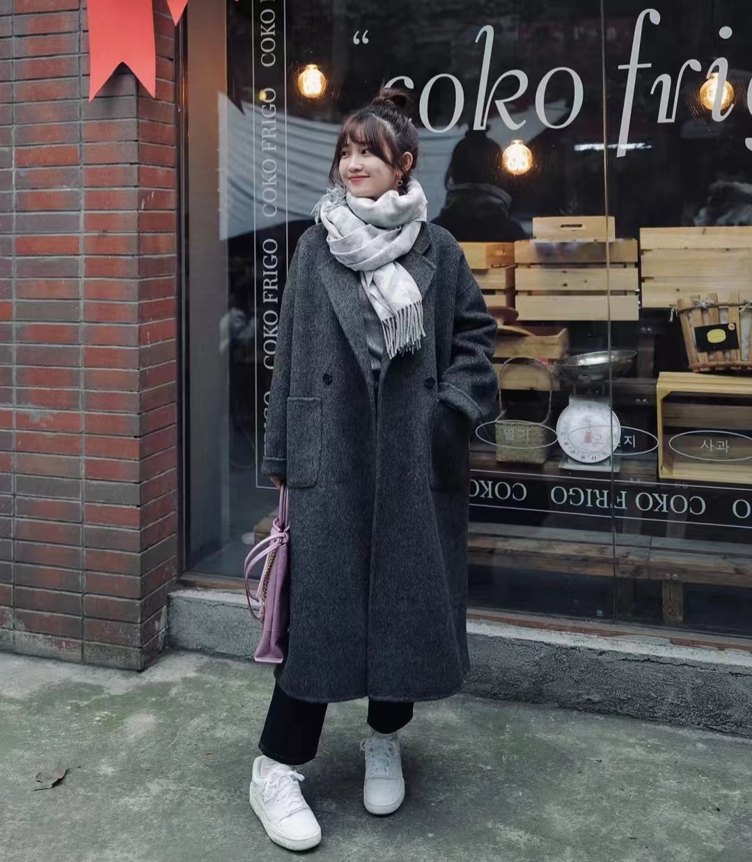 中款深灰色大衣怎么搭配好看,maxmaralabbro灰色大衣