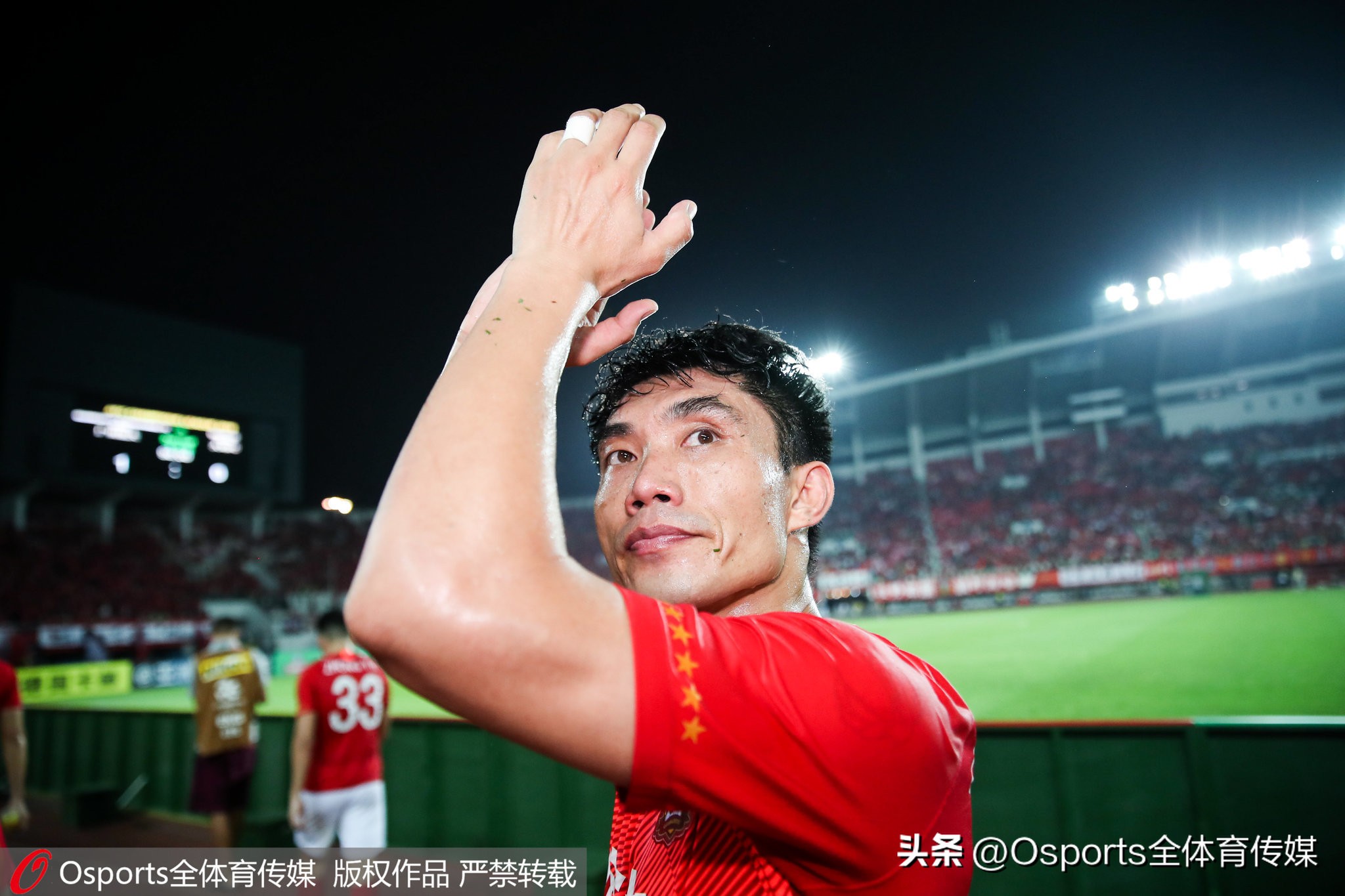 广州足球队宣布郑智担任一线队主教练回顾郑智职业生涯照