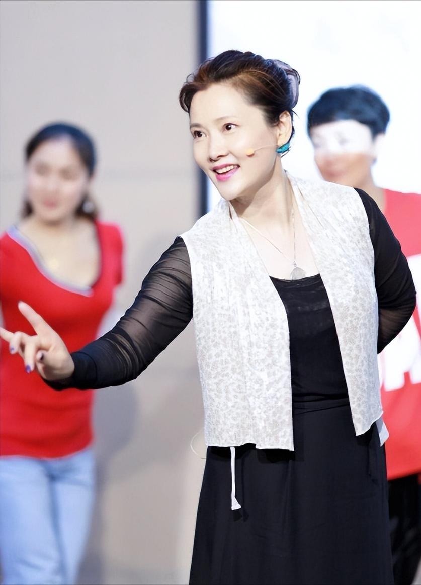 41岁刘涛晒长发美照,40岁刘涛惊艳视频