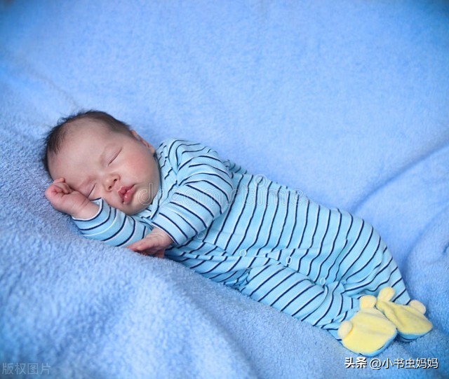 宝宝睡眠浅容易醒是怎么回事,20天婴儿睡眠浅容易醒是什么原因