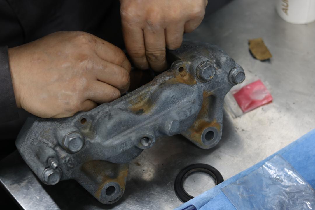 03年丰田霸道全车翻新多少钱,2004款丰田霸道拆车视频