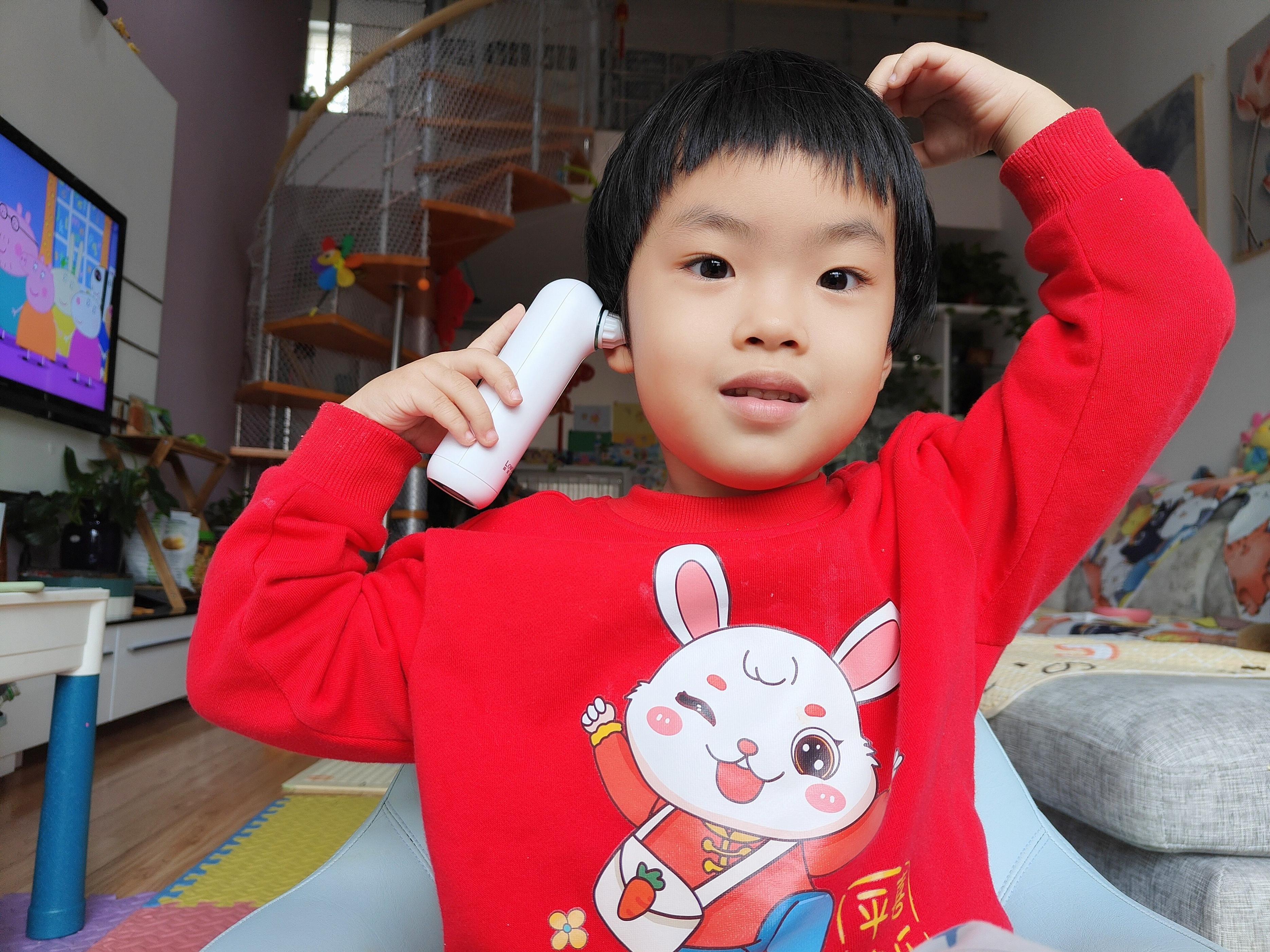 再也不怕游泳后耳朵进水了，善尼体智能恒温干耳宝体验