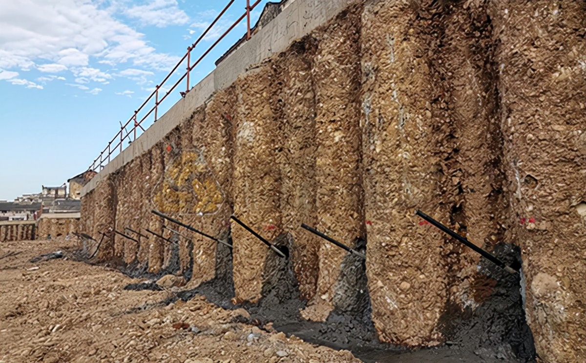 锚杆为什么要设自由段,组合中空锚杆锚固方式