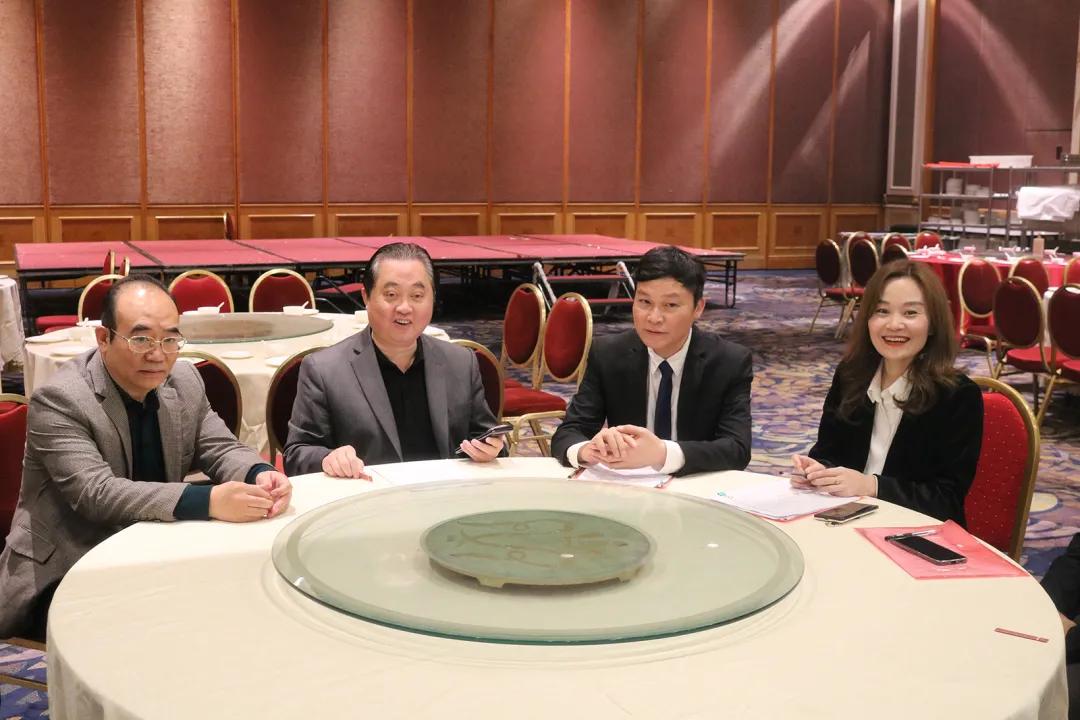 汕头市围棋协会举行换届选举大会，郑汉杰连任会长