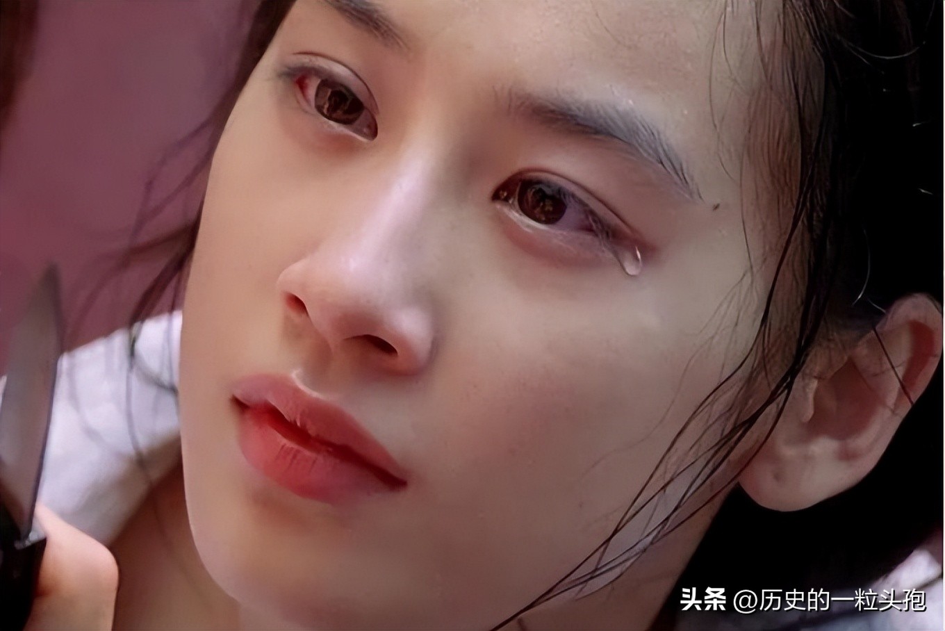 藏了8年才公开身份,藏了八年的秘密被妻子发现